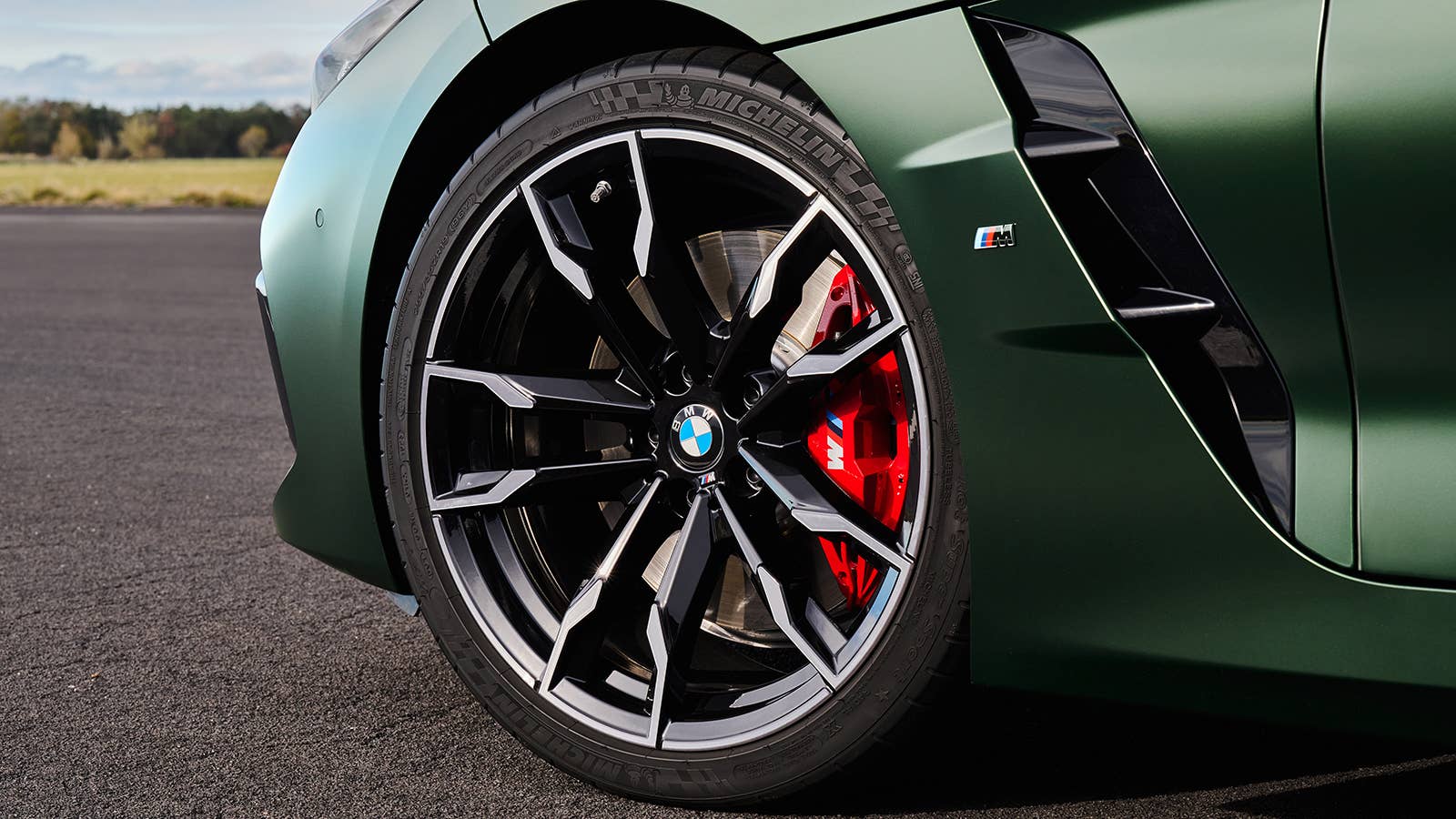 2025 BMW Z4 M40i with a manual: Here are the details on features